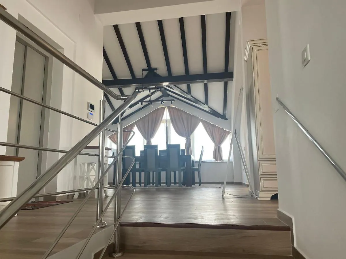 Iarca Inn Bucharest 0*,  Romania